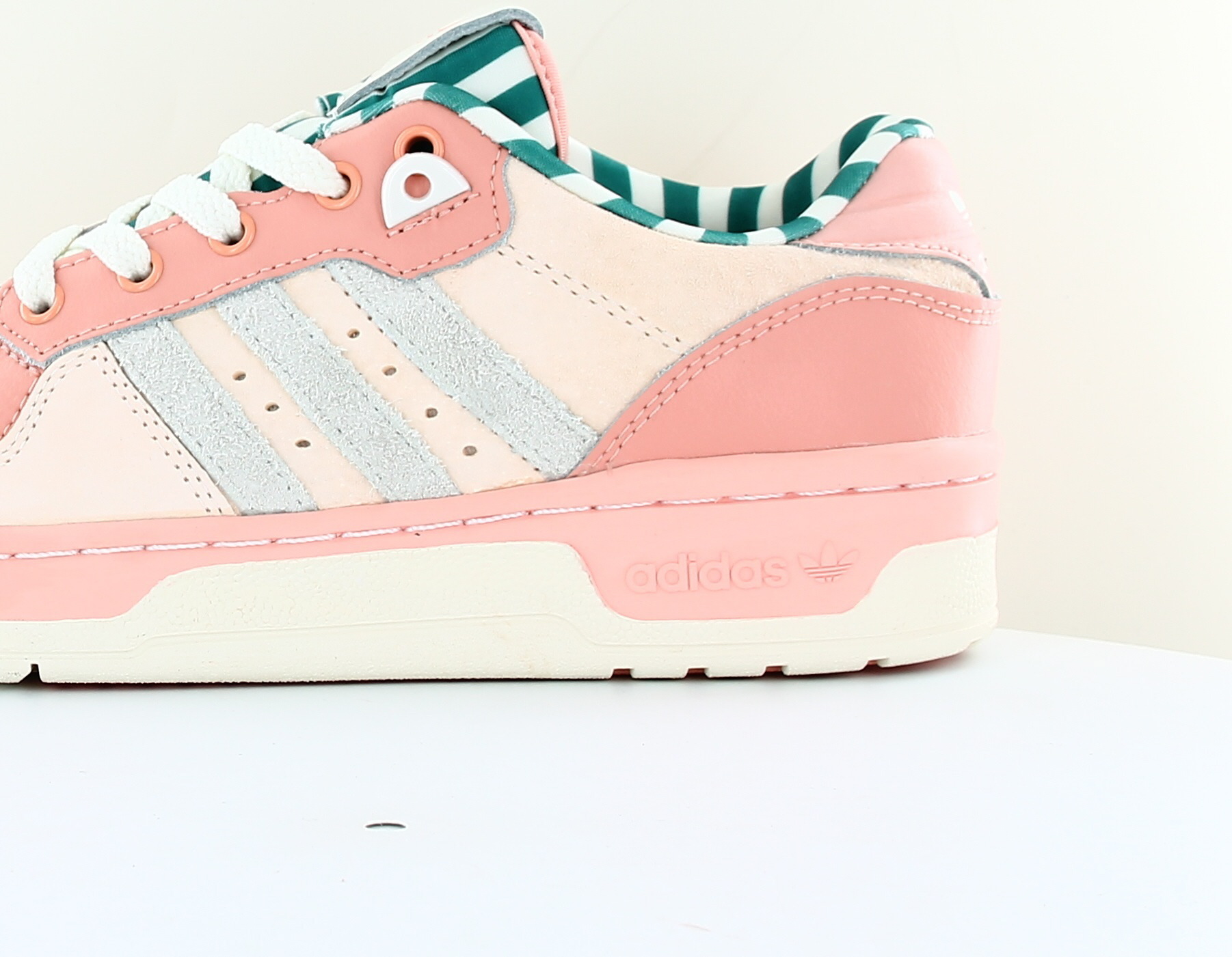 Adidas Rivalry low femme premium Rose beige gris vert H04403